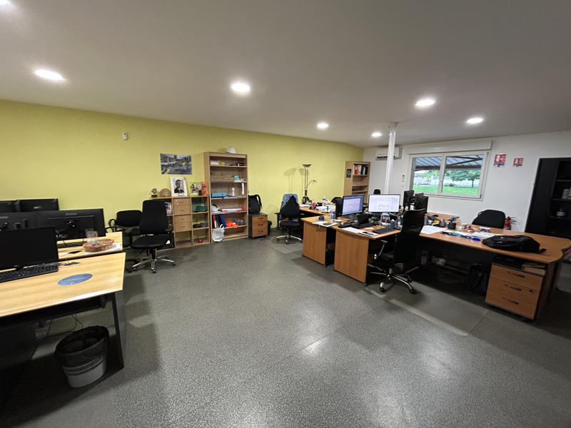 Bureau - 220 m²