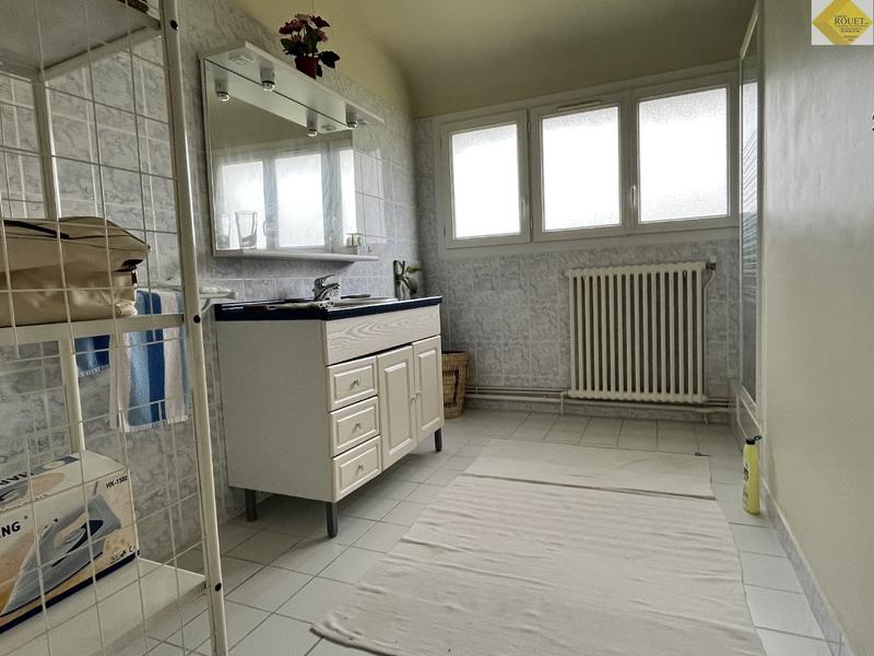 Maison - 170 m² - 8 pièces