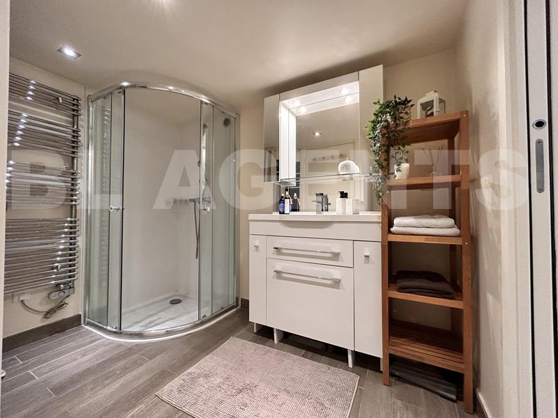 Maison contemporaine - 219 m² - 6 pièces