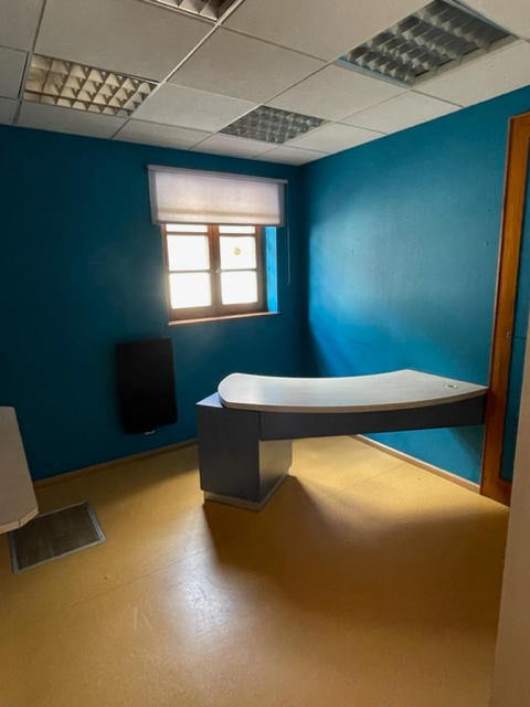 Local commercial - 80 m² - 6 pièces