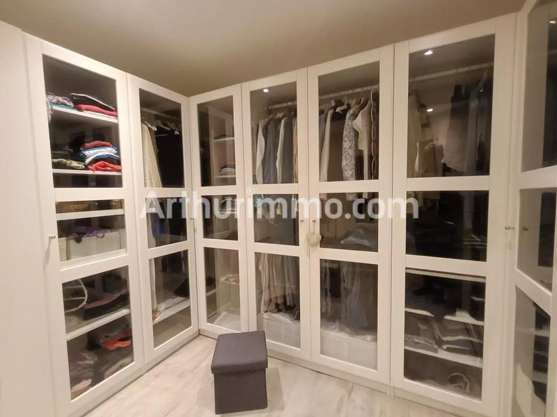 Maison - 208 m² - 5 pièces