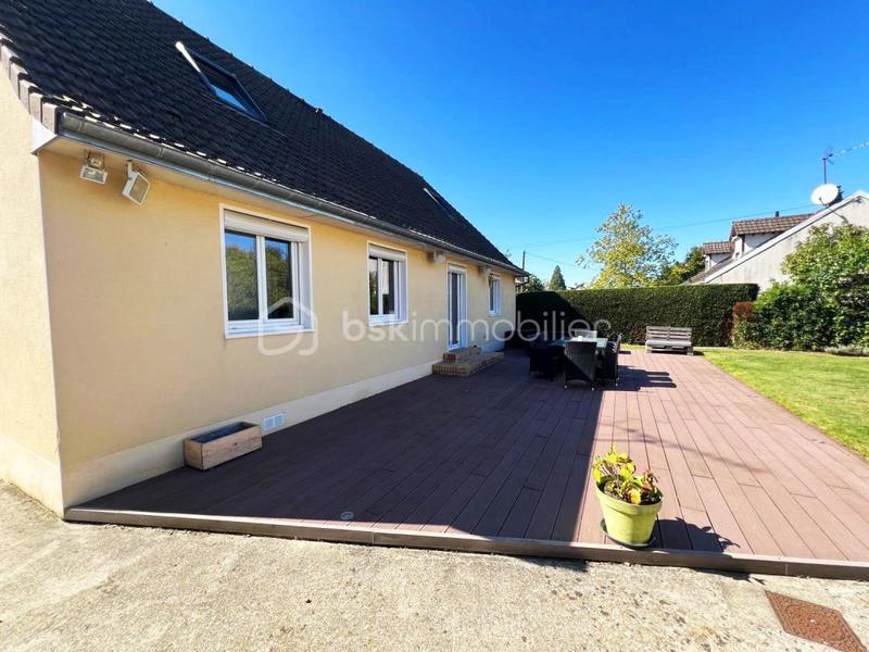 Maison - 144 m² - 8 pièces