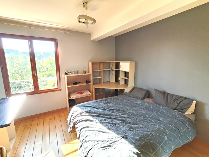 Maison - 250 m² - 9 pièces