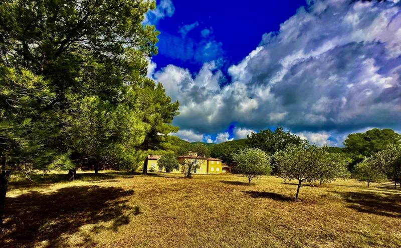 Propriété - 540 m² - 15 pièces