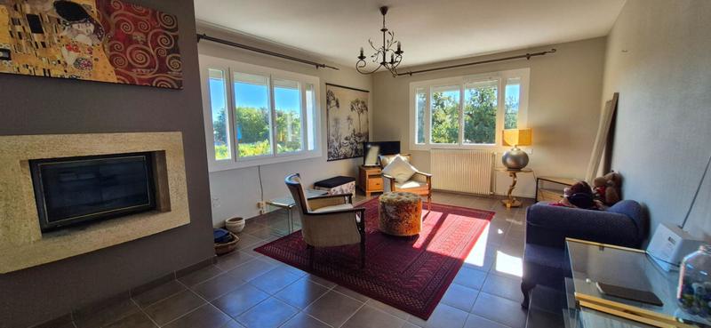 Maison - 230 m² - 8 pièces