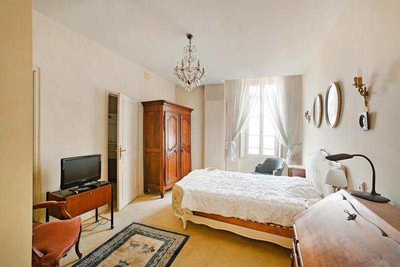 Appartement - 220 m² - 5 pièces