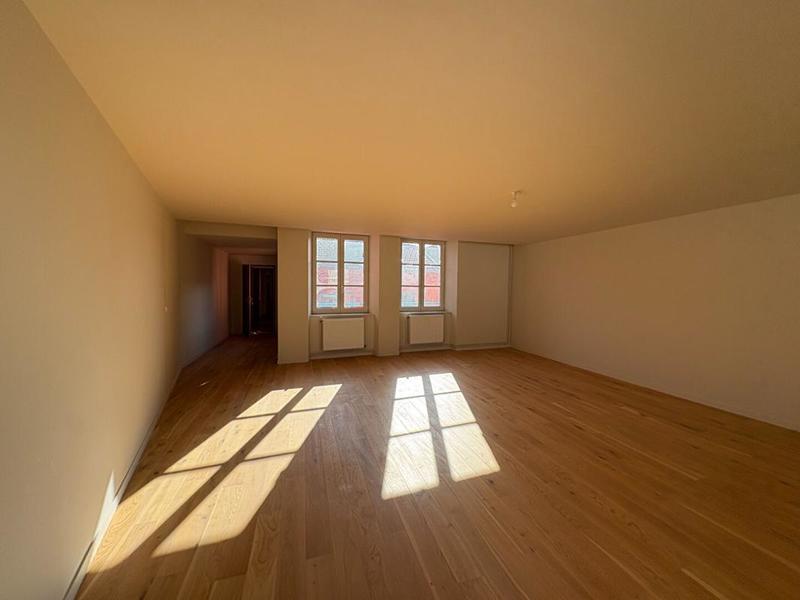 Bureau - 65 m² - 5 pièces