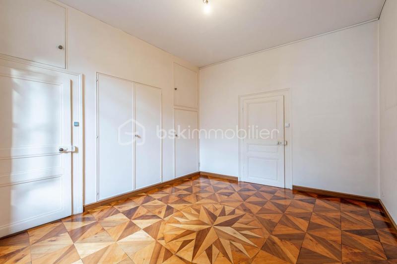 Appartement ancien - 152 m² - 5 pièces