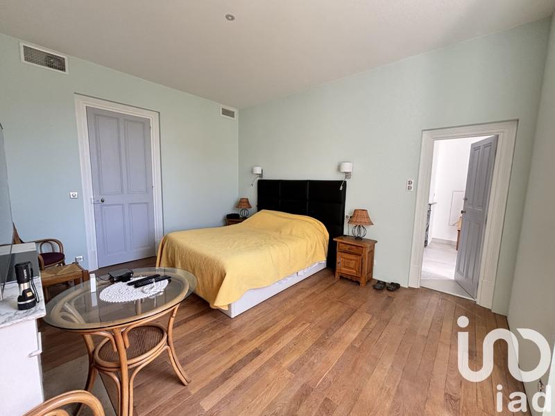 Appartement - 254 m² - 8 pièces