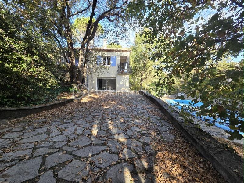 Maison - 169 m² - 6 pièces