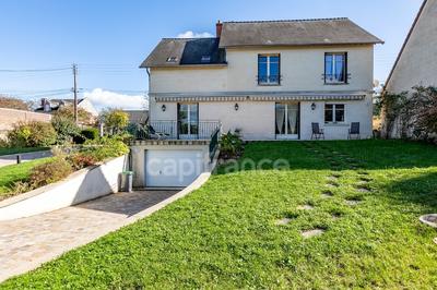 Maison - 270 m² - 8 pièces