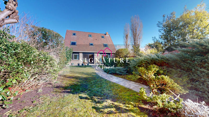 Maison - 212 m² - 9 pièces