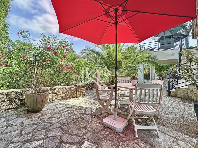 Villa - 200 m² - 6 pièces