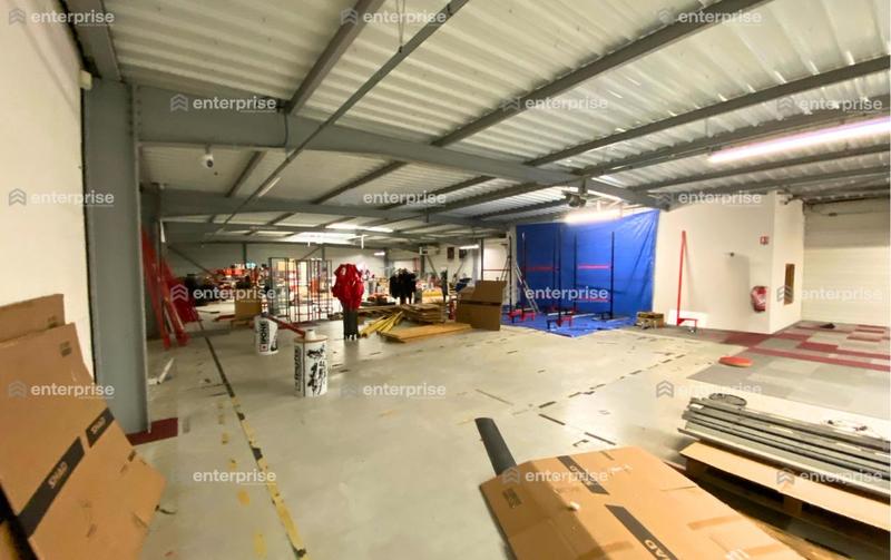 Local commercial - 1 270 m²