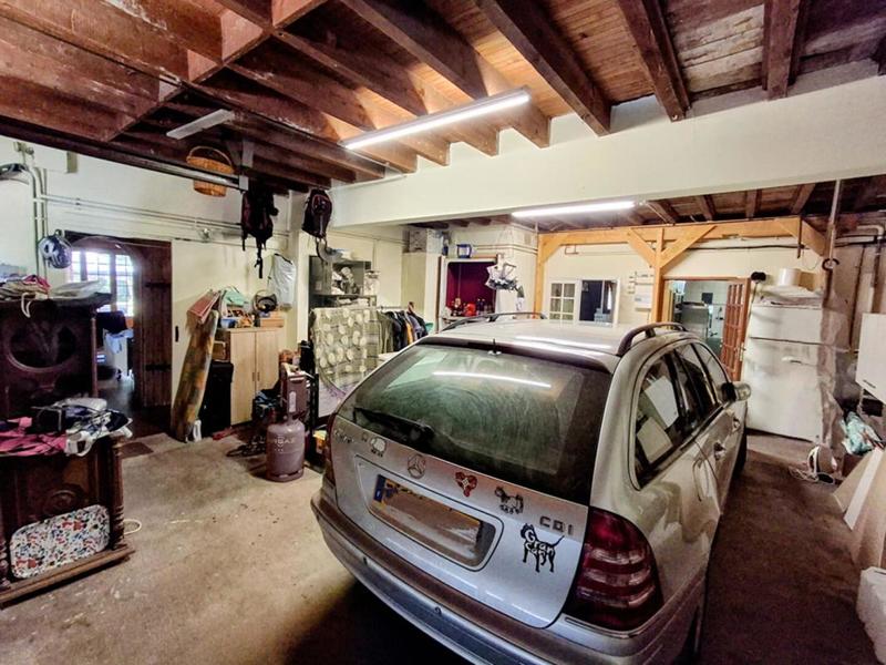 Maison - 300 m² - 8 pièces