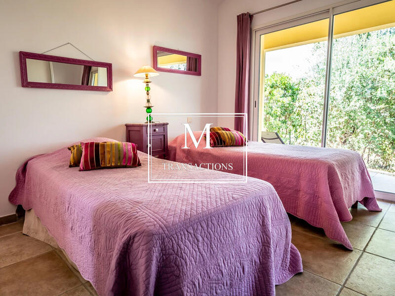 Villa - 263 m² - 7 pièces