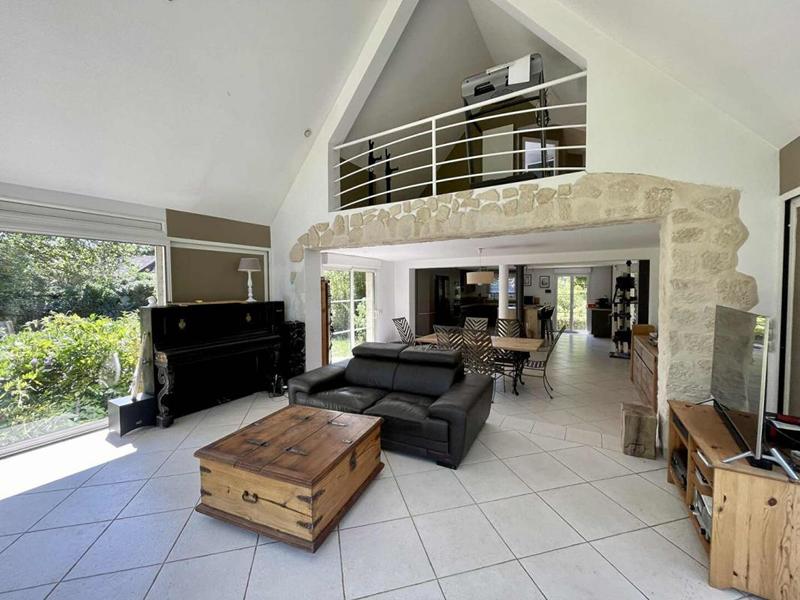 Maison - 180 m² - 7 pièces