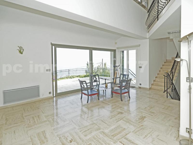 Villa - 200 m² - 6 pièces