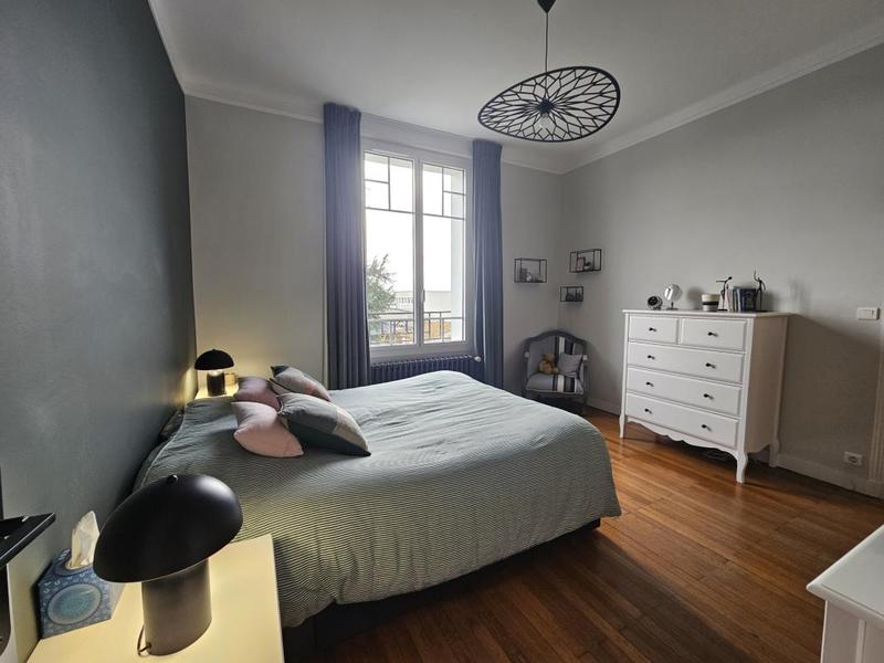 Maison - 270 m² - 11 pièces