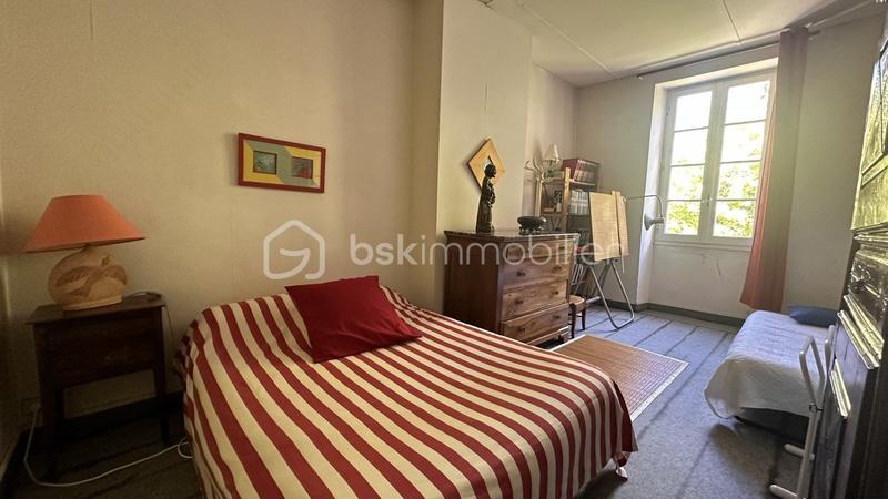 Corps de ferme - 240 m² - 8 pièces