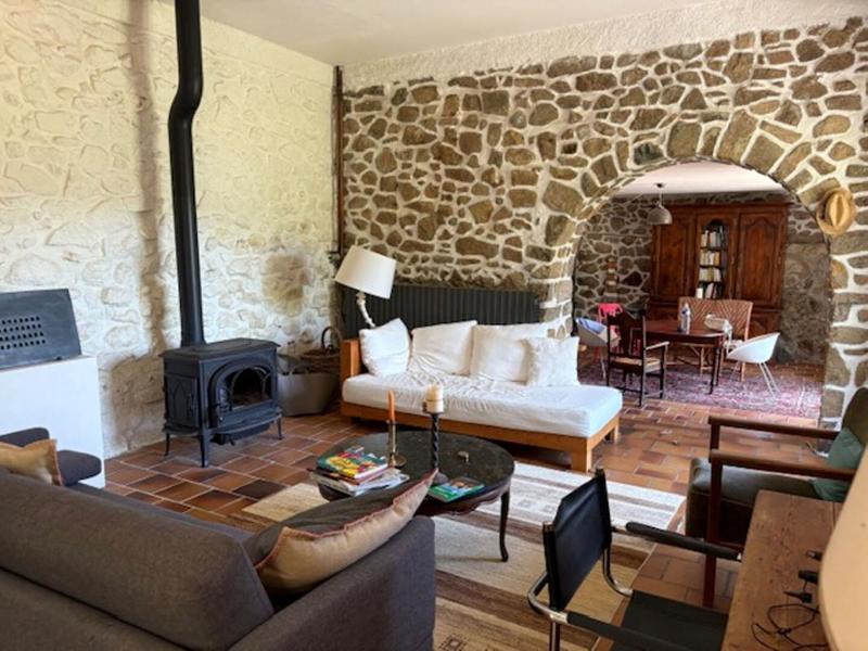 Propriété - 240 m² - 6 pièces