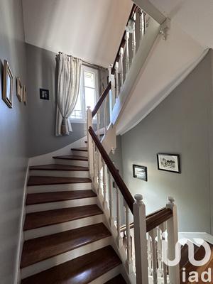 Maison - 187 m² - 9 pièces