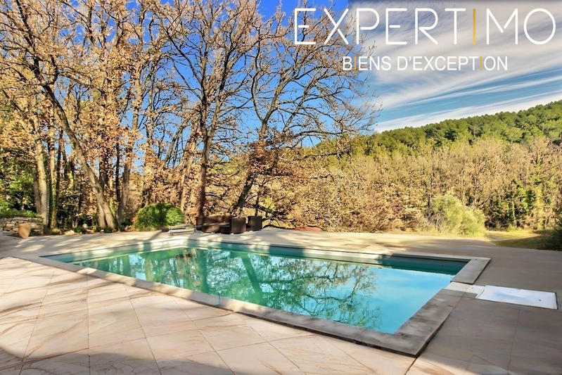 Villa - 200 m² - 6 pièces