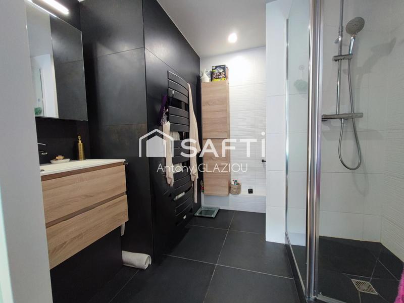 Appartement - 102 m² - 4 pièces