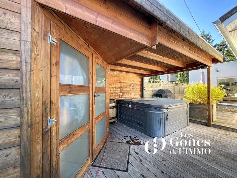 Maison - 196 m² - 6 pièces