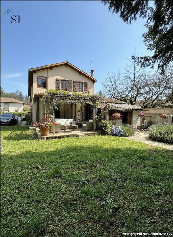 Maison - 182 m² - 6 pièces