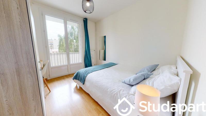 Chambre - 9 m² - 1 pièce