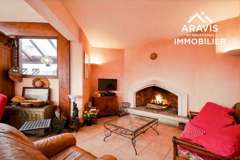 Maison - 266 m² - 8 pièces