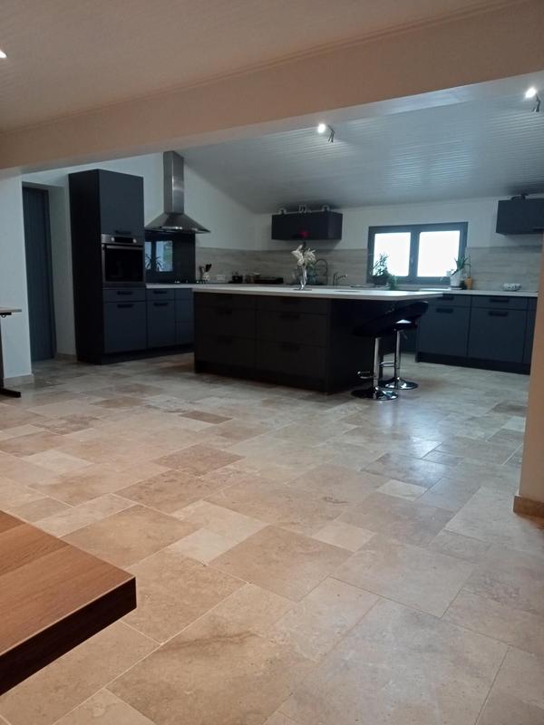 Maison - 305 m² - 9 pièces