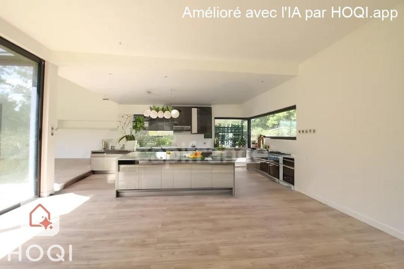 Maison - 268 m² - 8 pièces