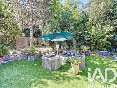 Maison - 187 m² - 11 pièces