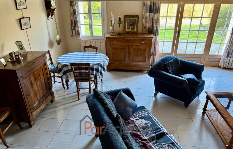 Maison - 241 m² - 8 pièces