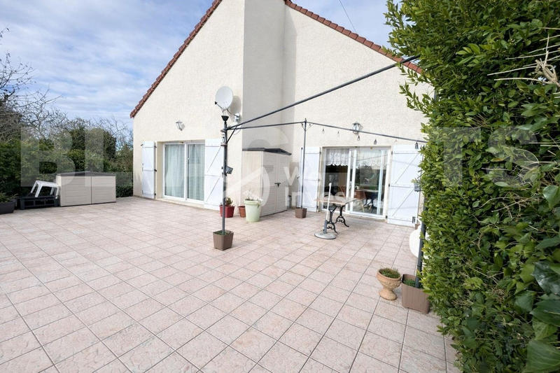 Maison - 180 m² - 7 pièces