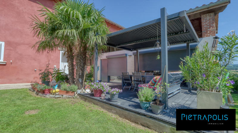 Maison ancienne - 332 m² - 9 pièces