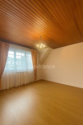 Maison - 83 m² - 4 pièces