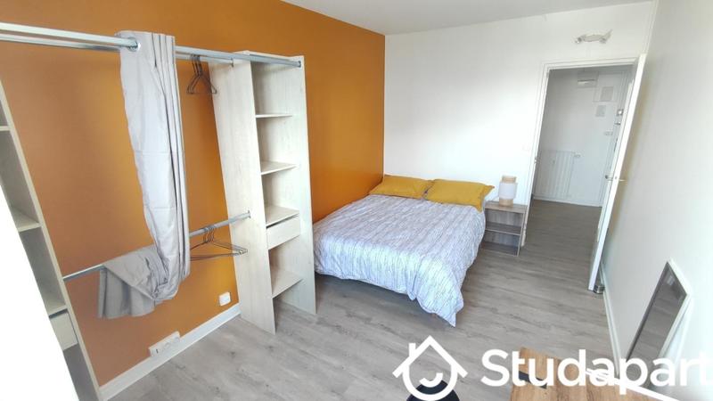 Chambre - 11 m² - 1 pièce