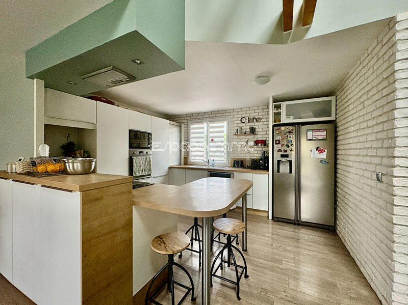 Maison - 143 m² - 6 pièces