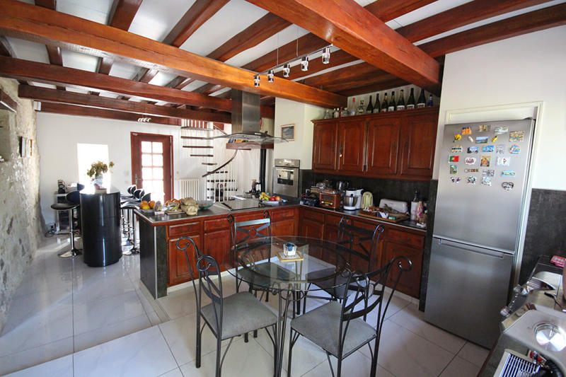 Maison - 204 m² - 5 pièces