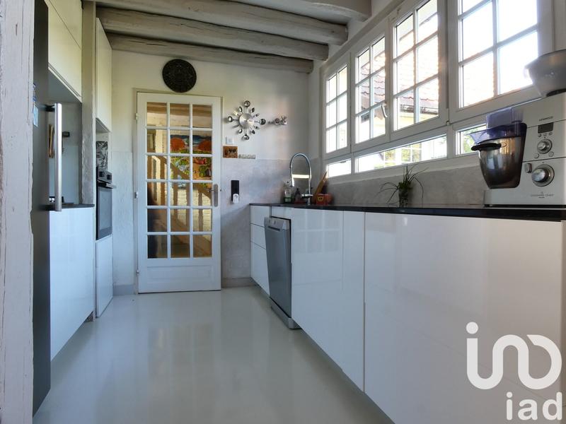 Maison - 203 m² - 9 pièces