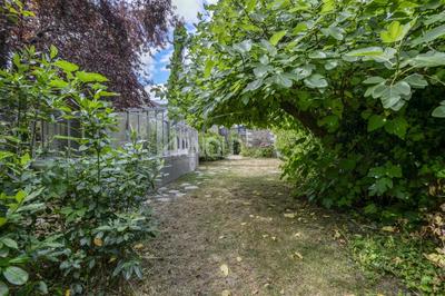 Maison - 200 m² - 10 pièces