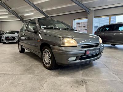Renault Clio 1.8i - 92 Bva I Berline Baccara Phase 3 / Garantie 12 Mois