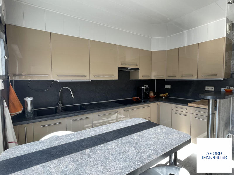 Maison - 148 m² - 7 pièces