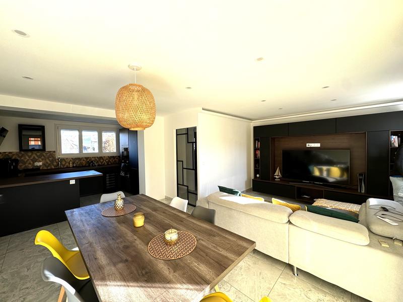 Maison - 110 m² - 6 pièces