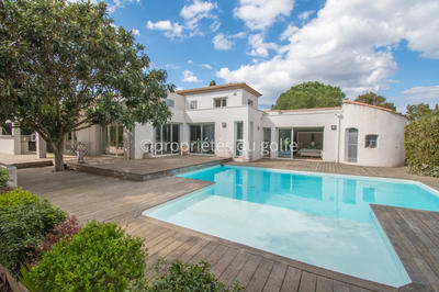 Maison - 250 m² - 8 pièces