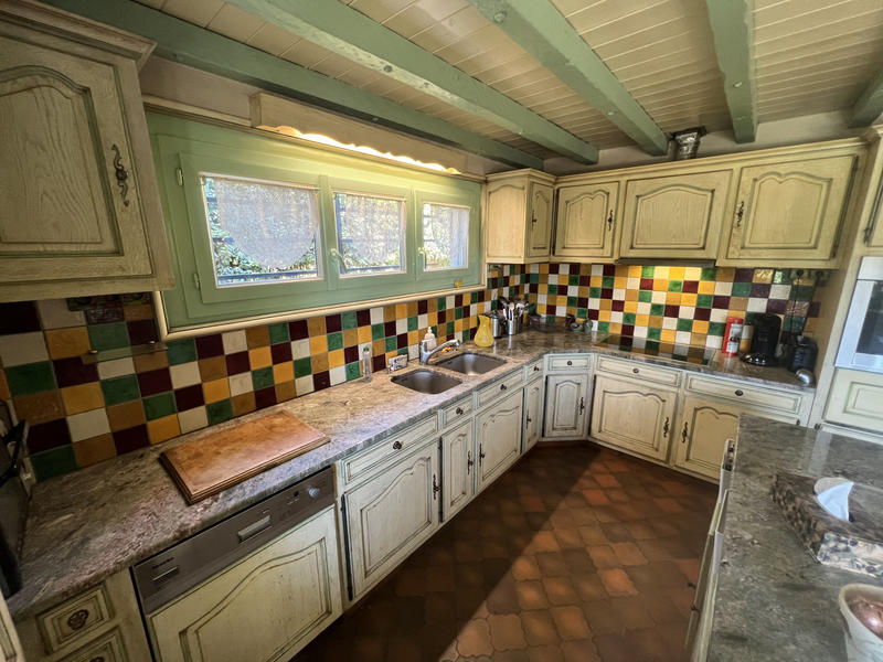 Maison - 237 m² - 8 pièces