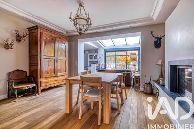 Maison - 180 m² - 7 pièces